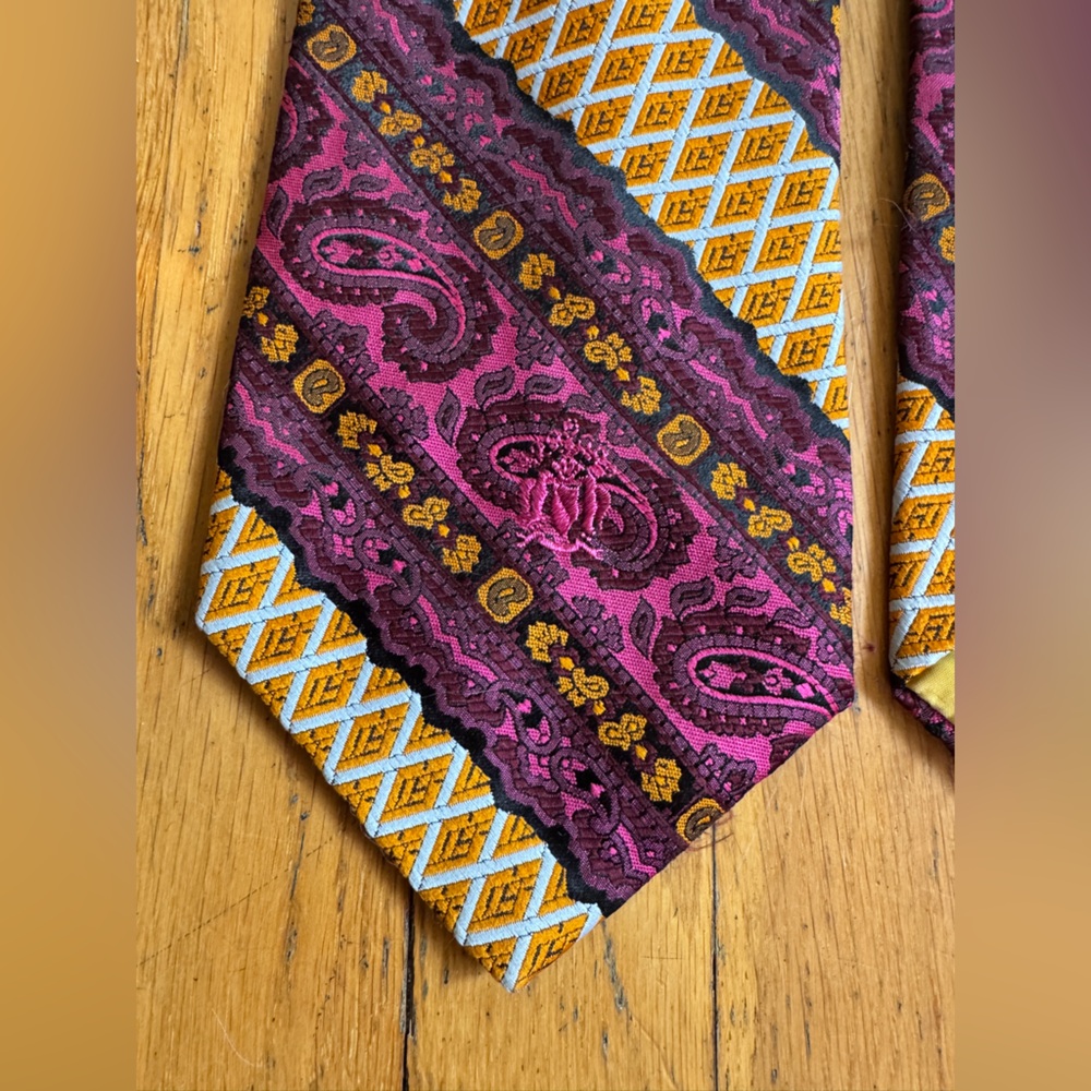 70s Vintage Oleg Cassini for Harris and Frank Yellow and Pink Paisley Silk Tie - Picture 3 of 6